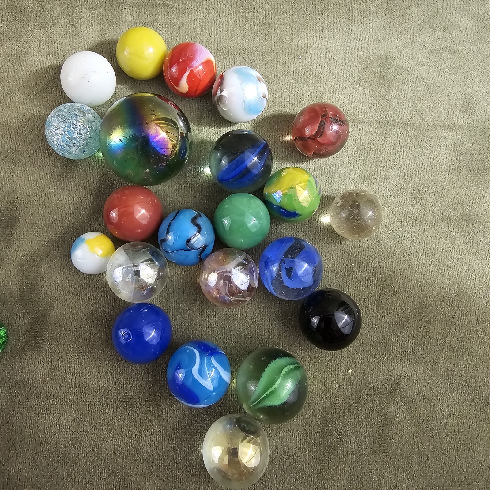 230 VINTAGE GLASS MARBLES 4 Pound Jar Of Swirls Opaque Shooters Excellent Shape