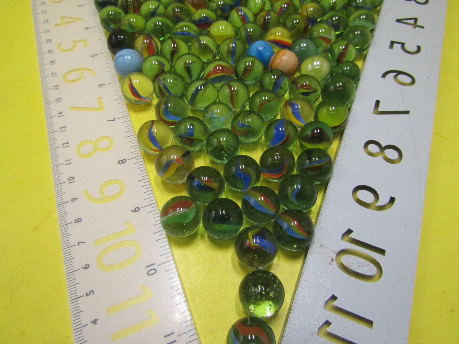 Vintage Lot of 120+ Glass Cat’s Eye Swsirl Mixed Colors Assorted Sizes LOT D