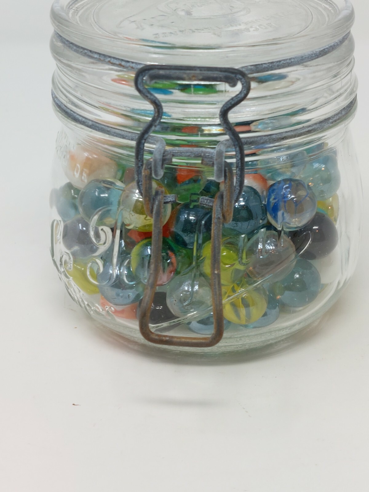 VINTAGE LE PARFAIT JAR WITH 125+ VINTAGE MARBLES