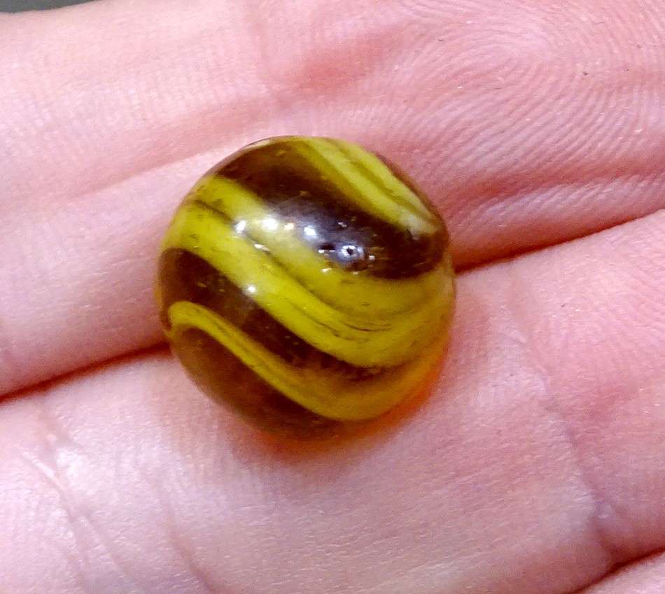 STUNNING! HANDMADE German CARAMEL SWIRL Estate Fresh ANTIQUE Vintage MARBLE