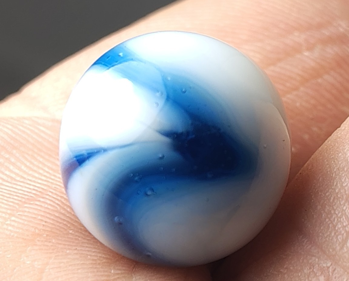 Vintage Alley Agate 0.60″ Dark Cobalt Blue Ribbon Swirl Marble NM! White Base…