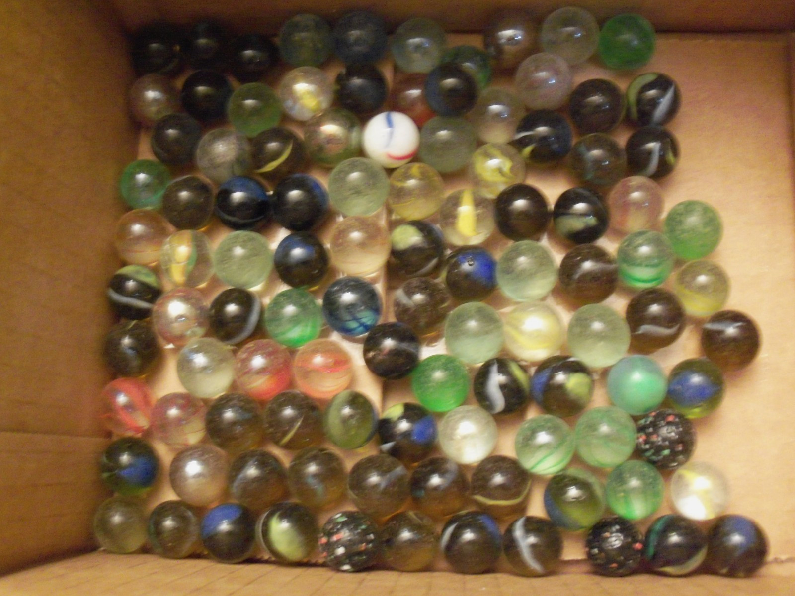 100 MARBLES FOR FUN AND GAMES -ASSORTED COLORS AND SOLIDS, FACTORY CLOSED BAG