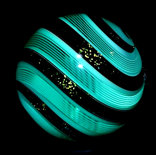 HOT HOUSE GLASS MARBLE/1.198″-SPEARMINT BANDED FINE LINER # 938-GREEN DICHROIC