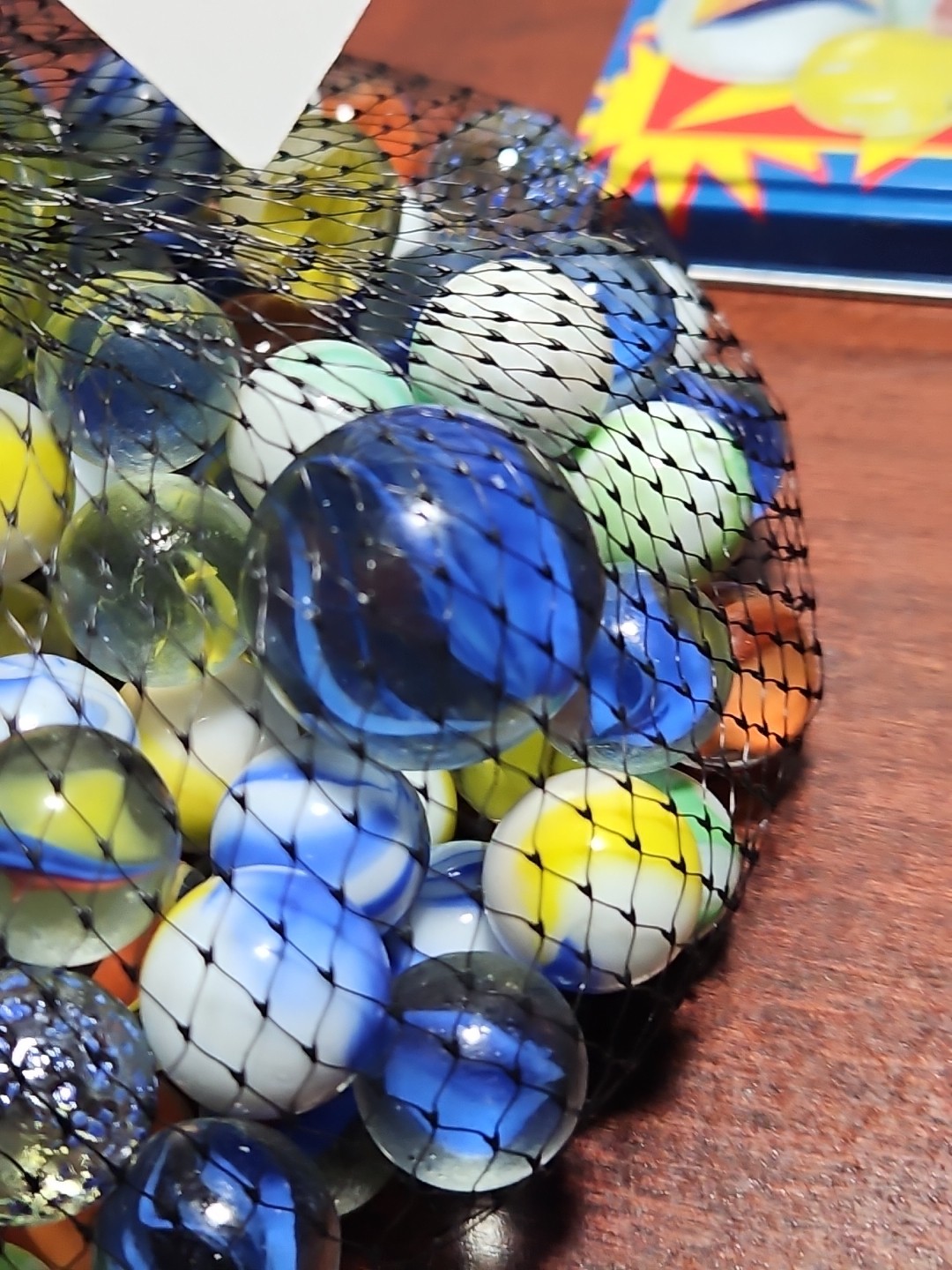 Toysmith Neato! 160 Glass Marbles in Retro Tin – Estate Find, Nostalgia Gift