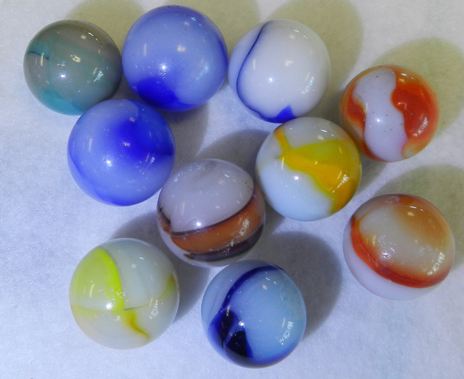 #18974m Vintage Group of 10 Played Peltier Glass Shooter Marbles .88 to .98 Inch