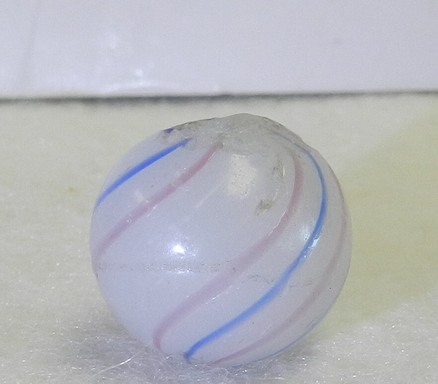 #18616m Small Vintage German 2 Color Bands Handmade Clambroth Marble .61 In