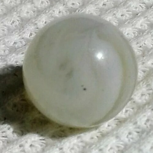 5/8″ CAC Honey Onyx Swirl Marble In Mint Condition Check Photos.