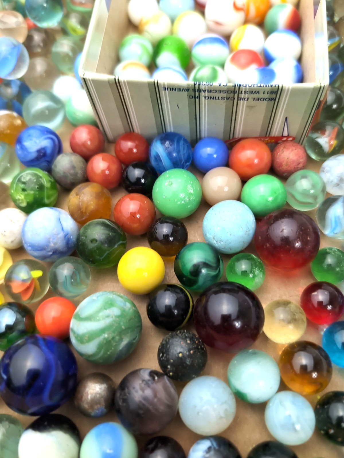 Mixed Lot 65 Assorted Old Vintage To Modern Marbles