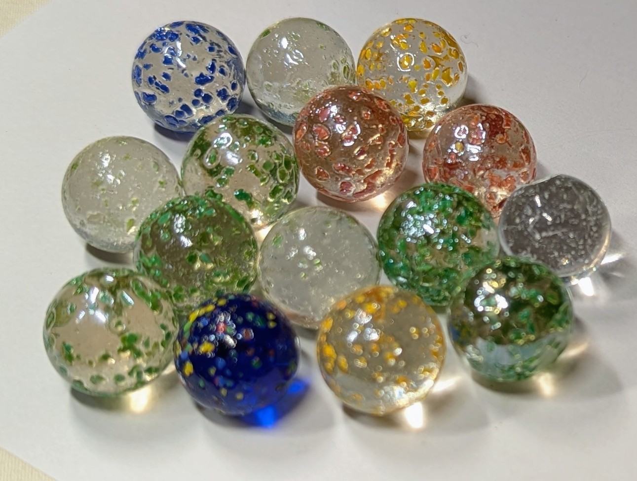 72 VINTAGE MARBLES Mix Lot CATS EYE 6-8 Vein CONFETTI Speckled CLEAR COLOR GLASS