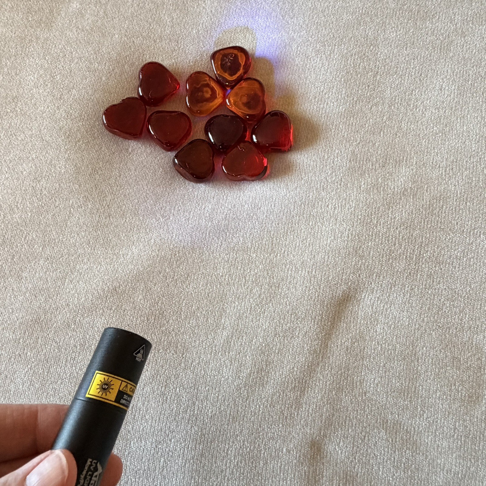10 VINTAGE 1970’s DEEP RED GLASS HEARTS Amberina