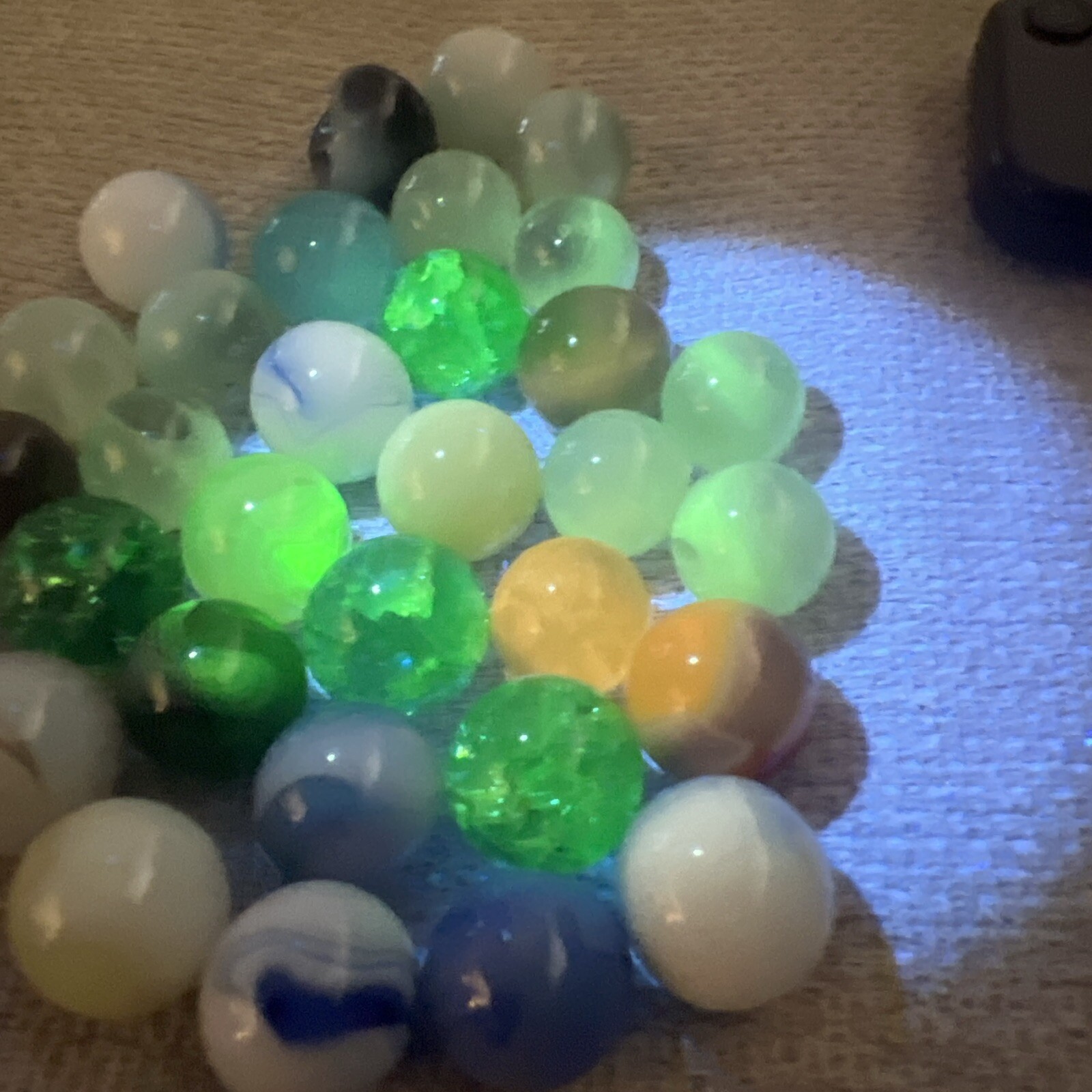 30 Glow in the Dark Glass Marbles Lot Assorted Colors❗