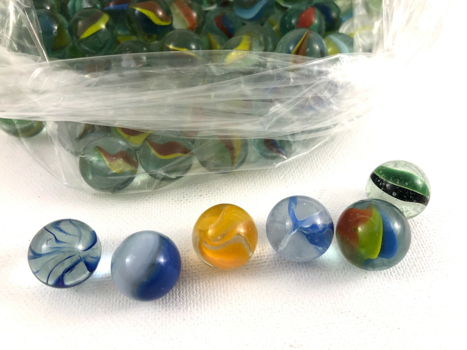 CATS EYE MARBLES ASSORTED LOT 2 POUNDS 4 OUNCES 194 MARBLES