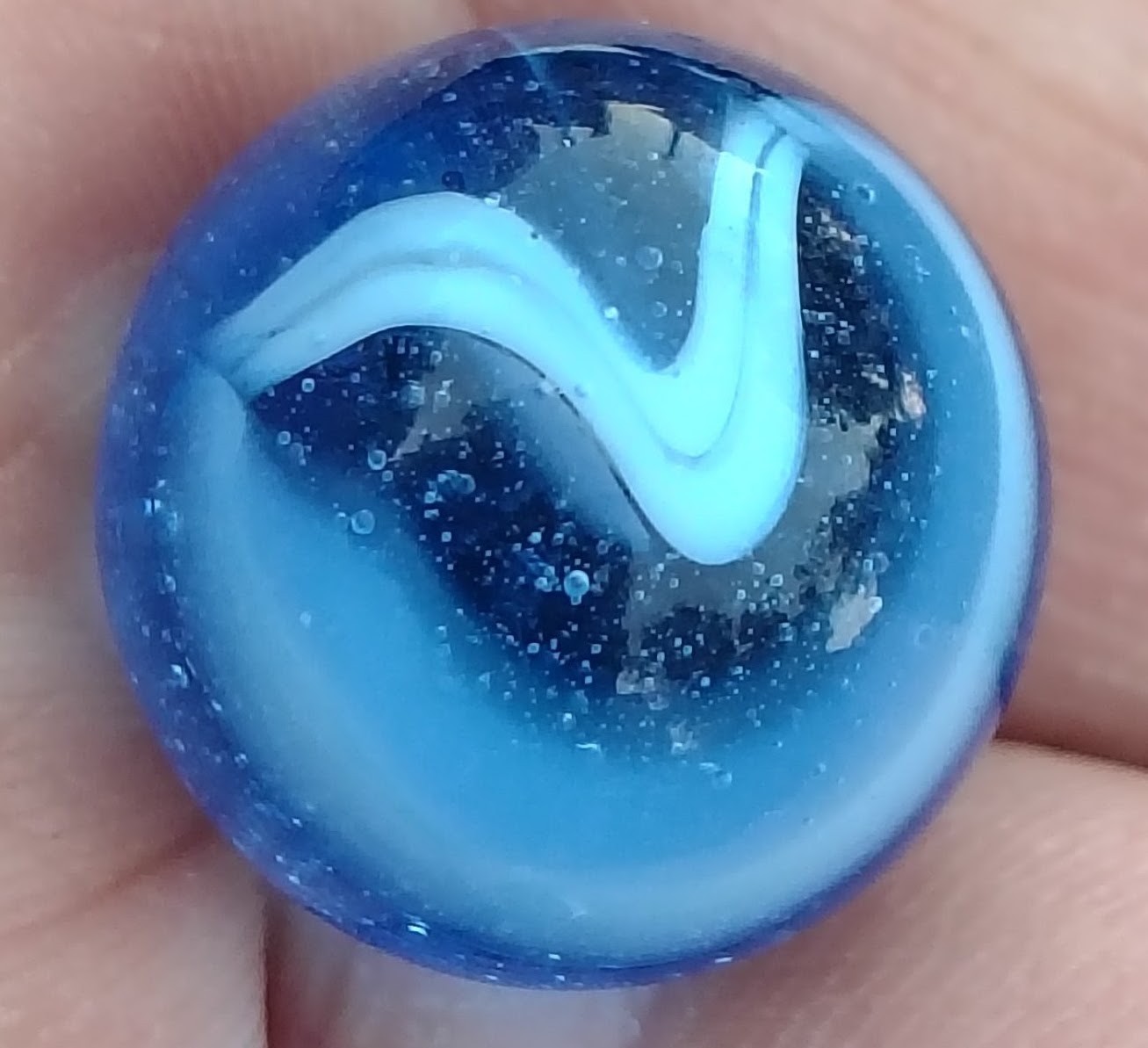 Vintage Sapphire Blue WV Swirl Marble 0.61″ Translucent Lots Of Tiny Bubbles NM
