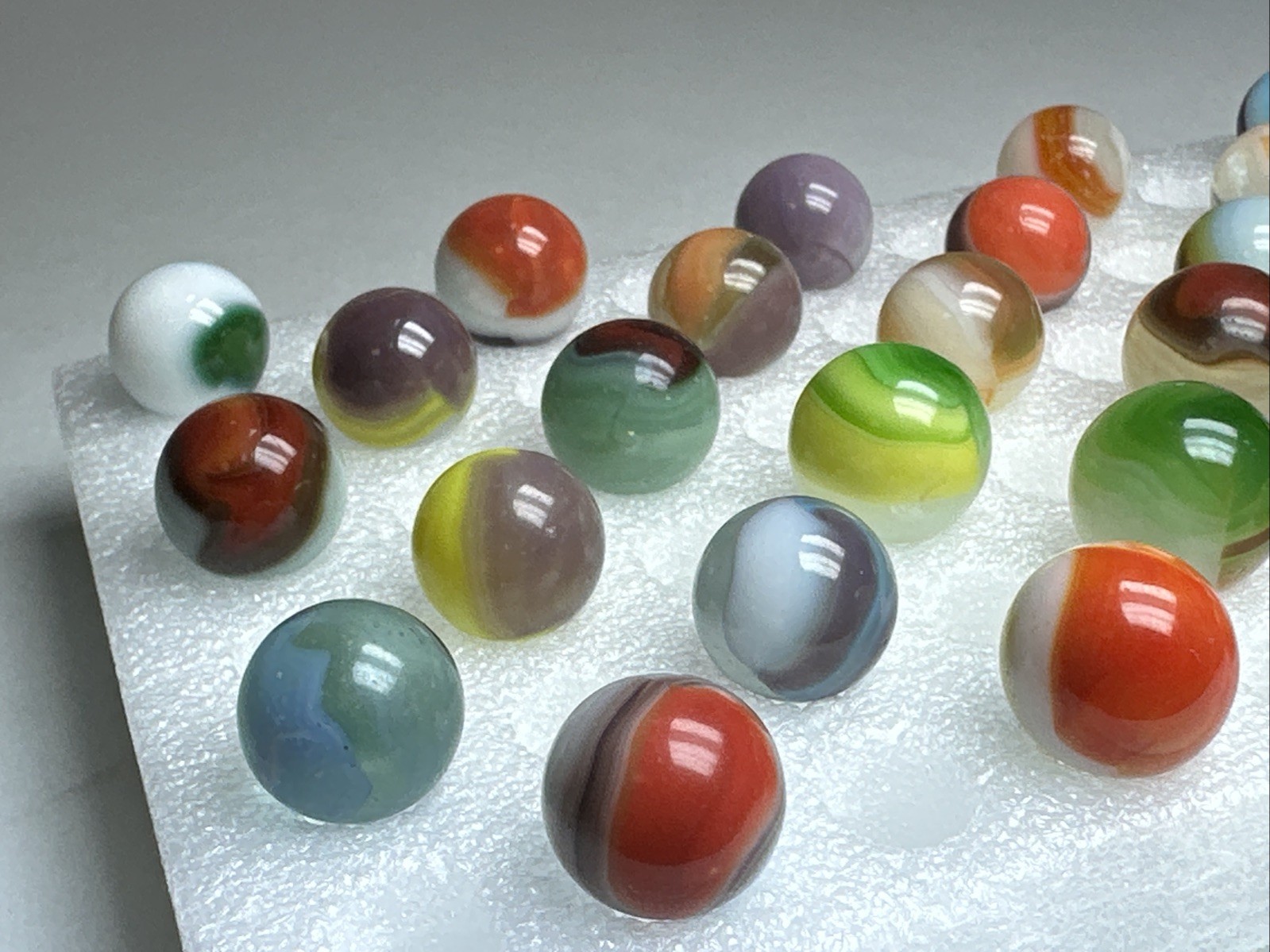 273 Awesome Mixed Lot Of 30 Vintage Vitro Agate Marbles!