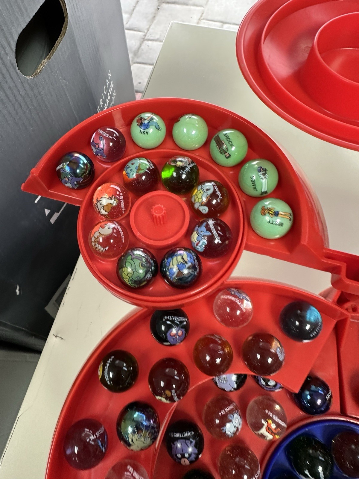 Pokémon Glass Toy Marbles Red Plastic CarryingDisplayCase Very Rare 150+ Marbles