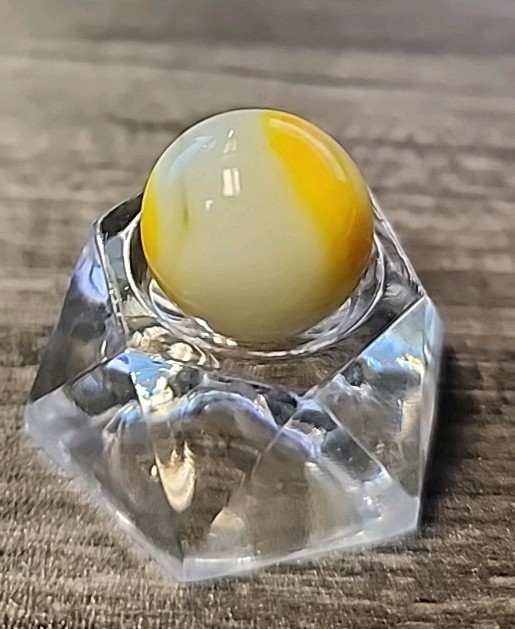 Kokomo Opalescent Yellow Marble