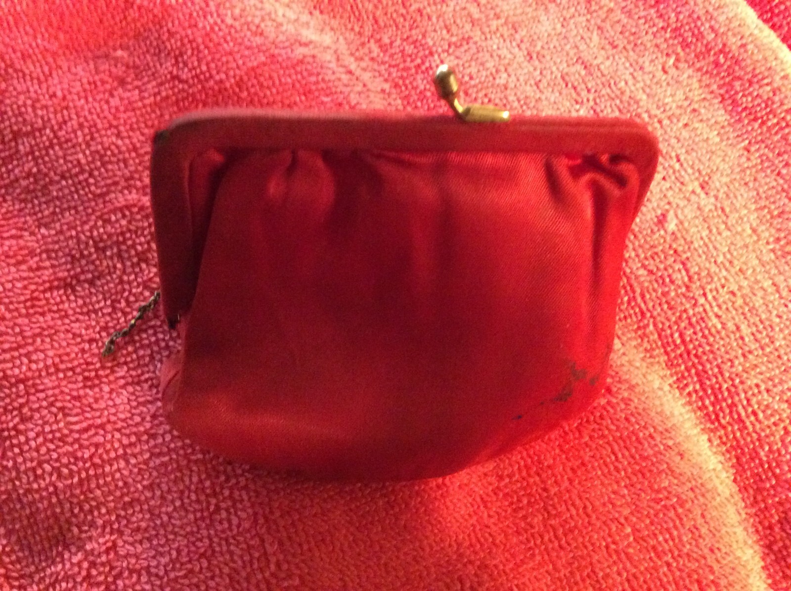 LOT OF 16 VINTAGE MARBLES RED POUCH