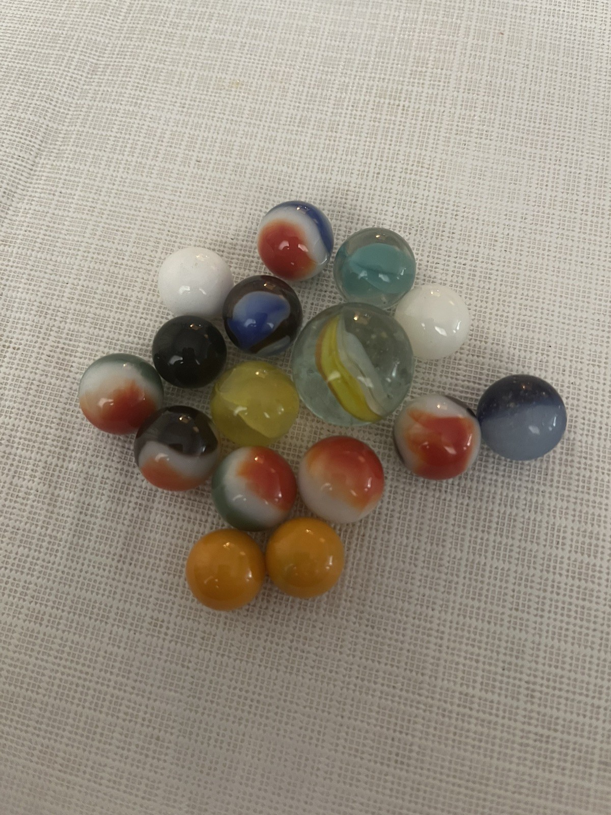 Lot x 16 Rare Vintage Marbles Multi Color Mixed Sizes Colors Glass