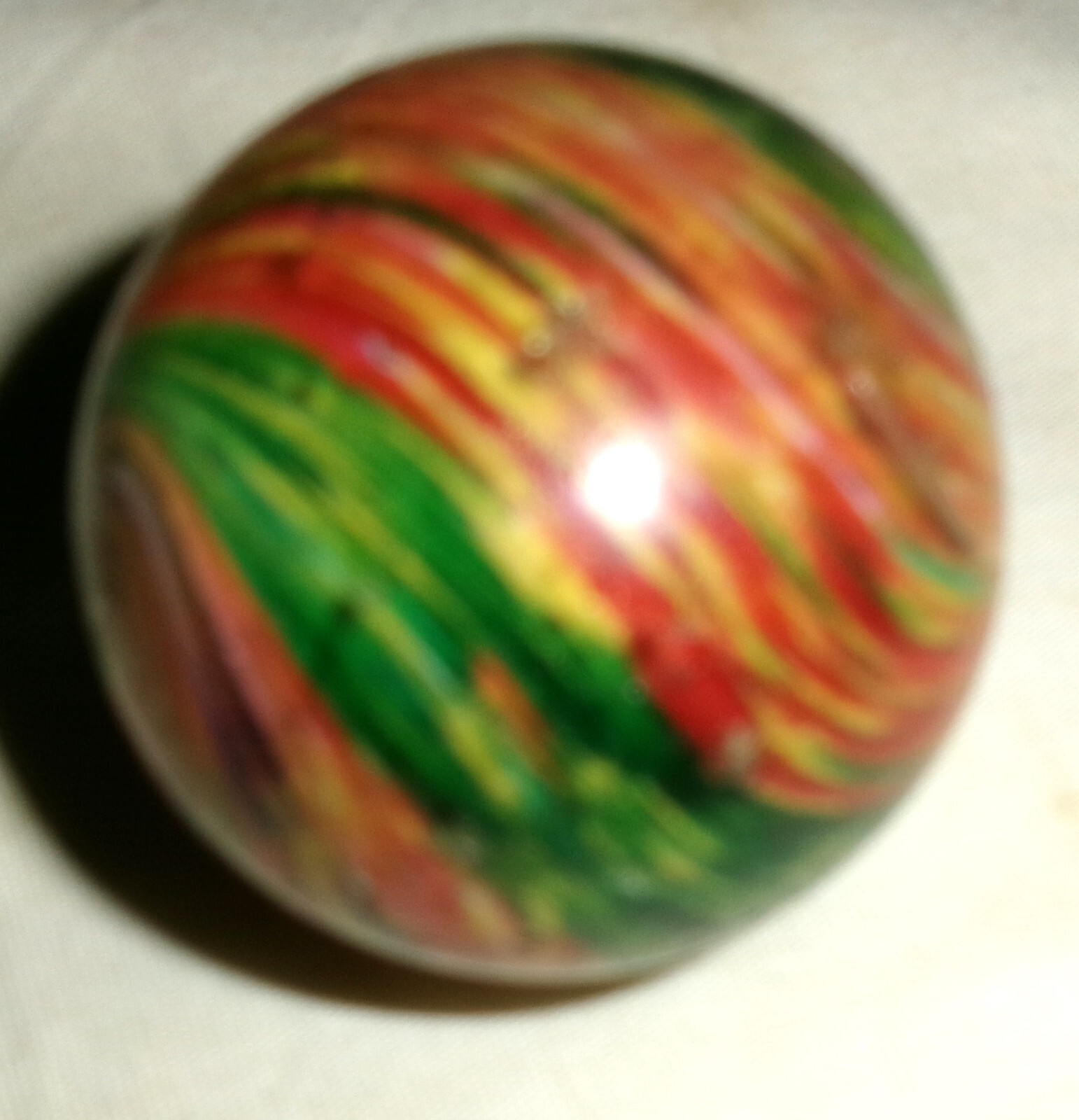 ANTIQUE GERMAN 1890’s 1.90 ” HAND MADE ONIONSKIN GLASS TOY GAME MARBLE BOY MAN