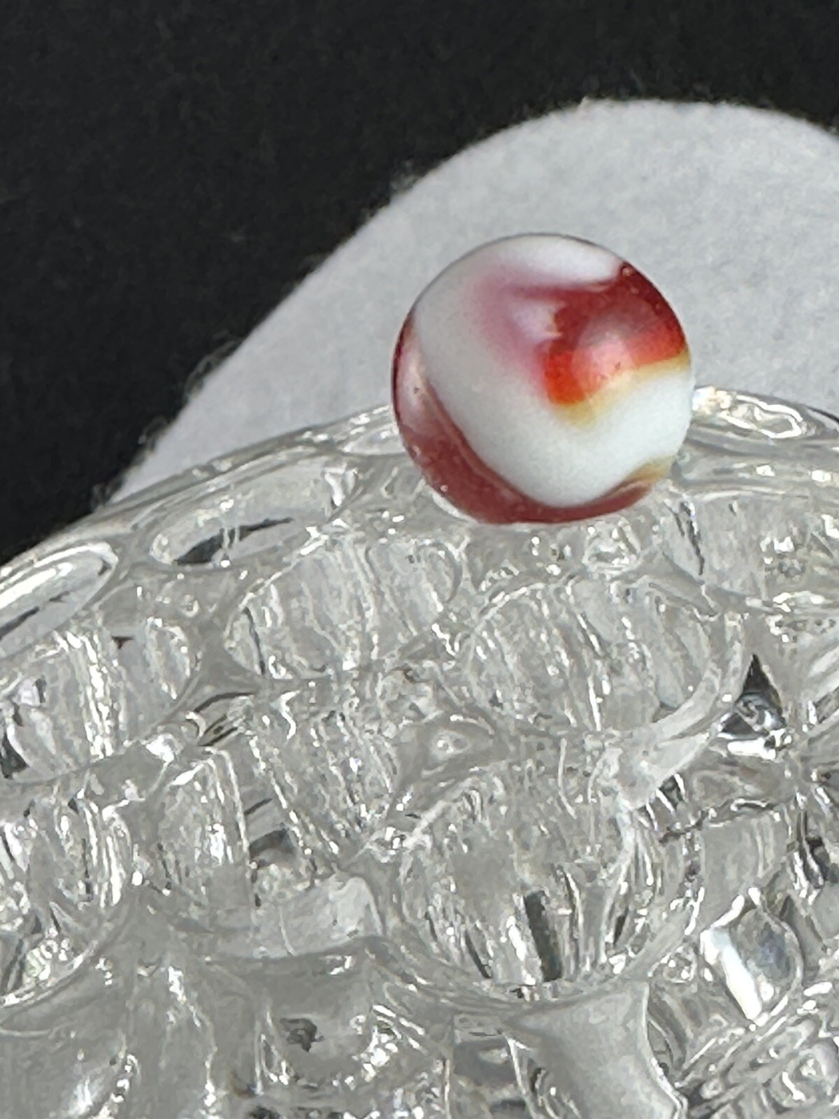 AKRO AGATE 11/16″ SPIRAL CORKSCREW MARBLE RED & WHITE MINT