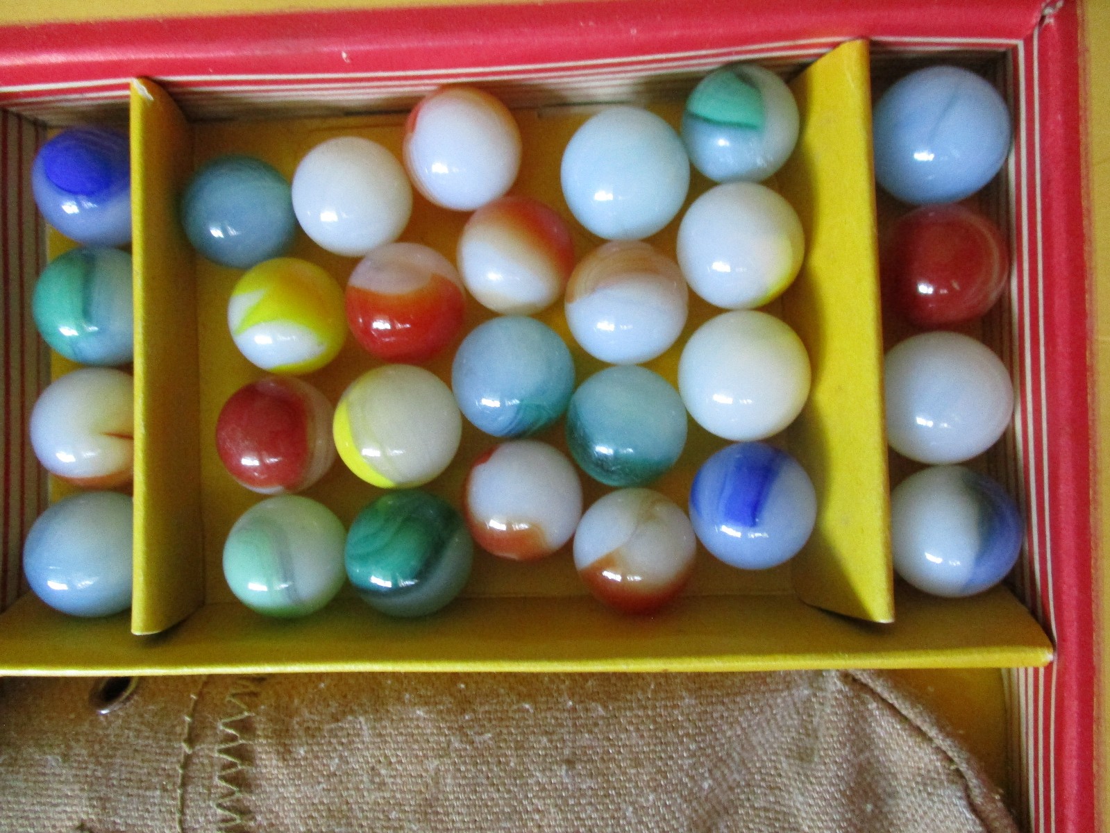 VINTAGE RARE Akro Agates No. 250 Marble Gift Box with Marbles & Bag