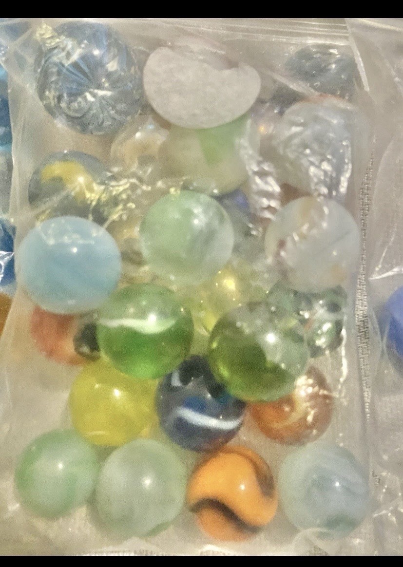 Lot Of Over 800 Marbles *From Pee Wee To Shooters*