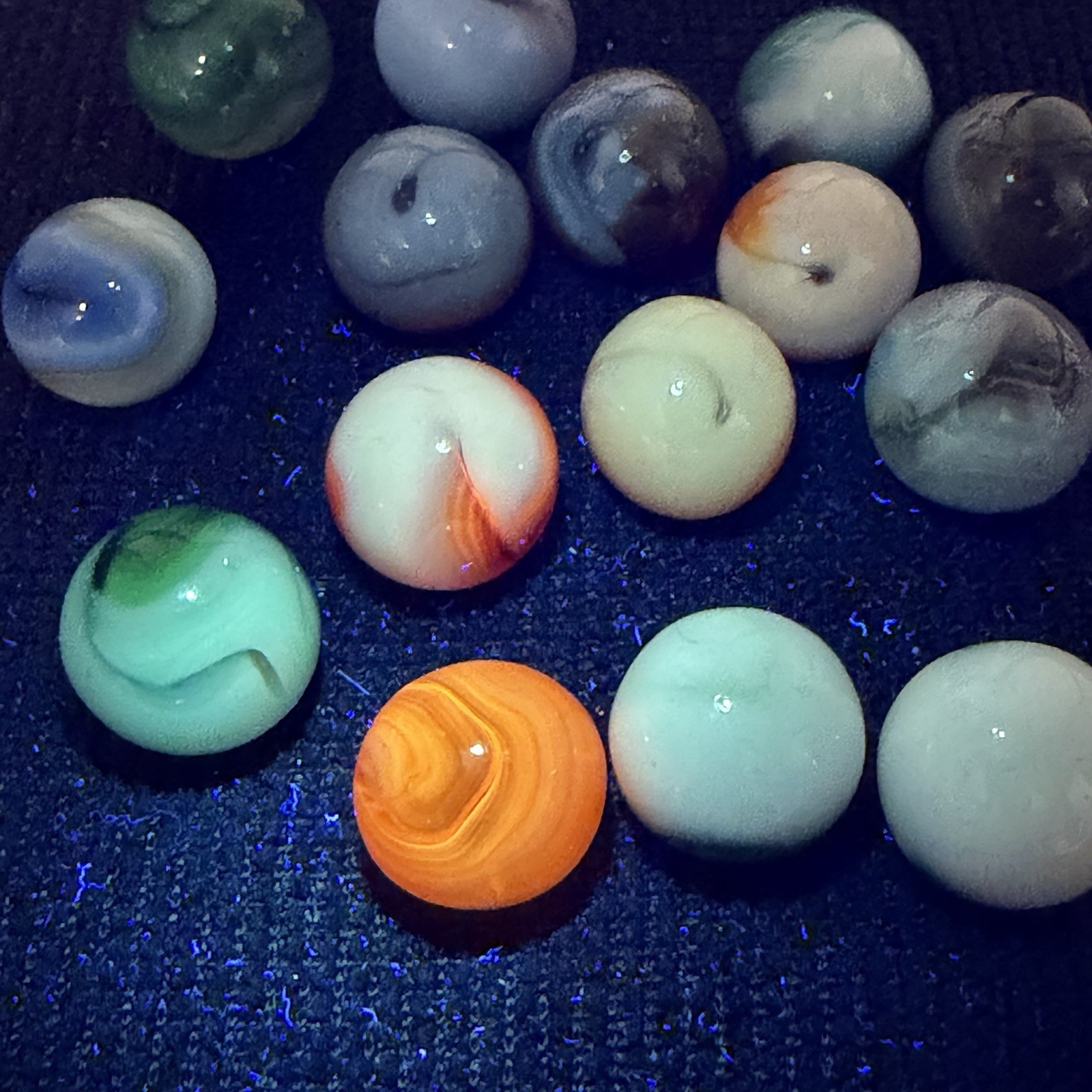 Jabo Classic Swirl Marbles Lot Of 15 Nm-Mint Some Glow Pastel Green Orange