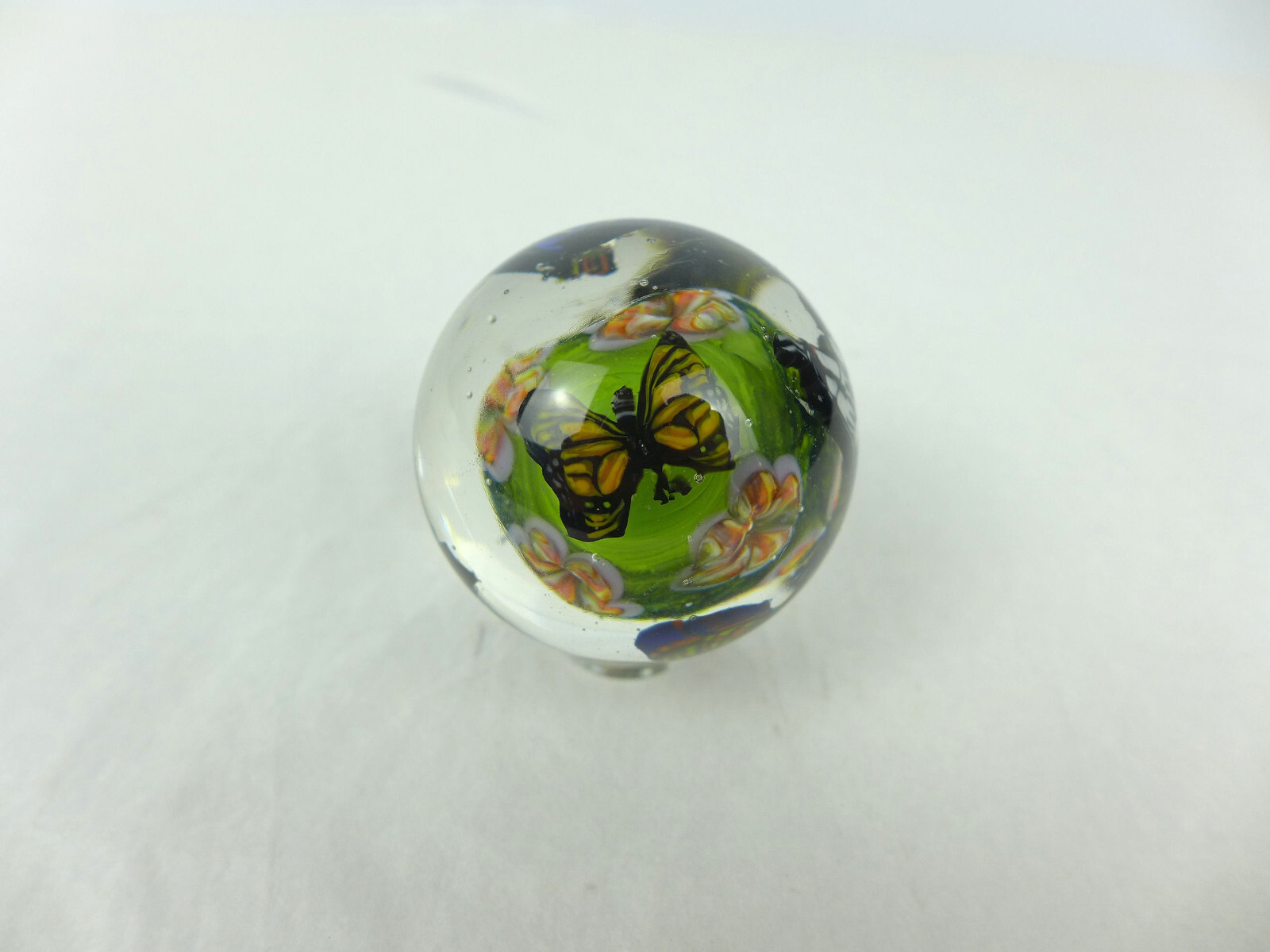 Greg Chase Buttefly Flower Art Glass Marble 2008 1.76″