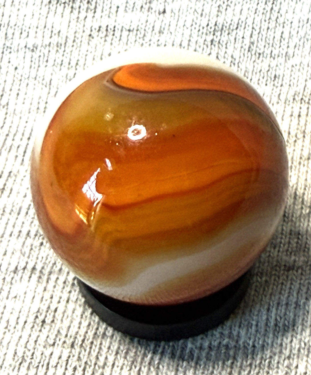 Vintage Marble Crisp White with Red/Orange/Coppery Patch and Ribbon 0.90″ NICE!