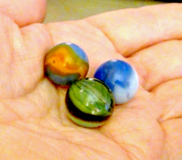 VINTAGE 3 MARBLES SWIRL BLUE OPAQUE AKRO ? VITRO ? CHRISTENSEN ? PELTIER ? 9/16″