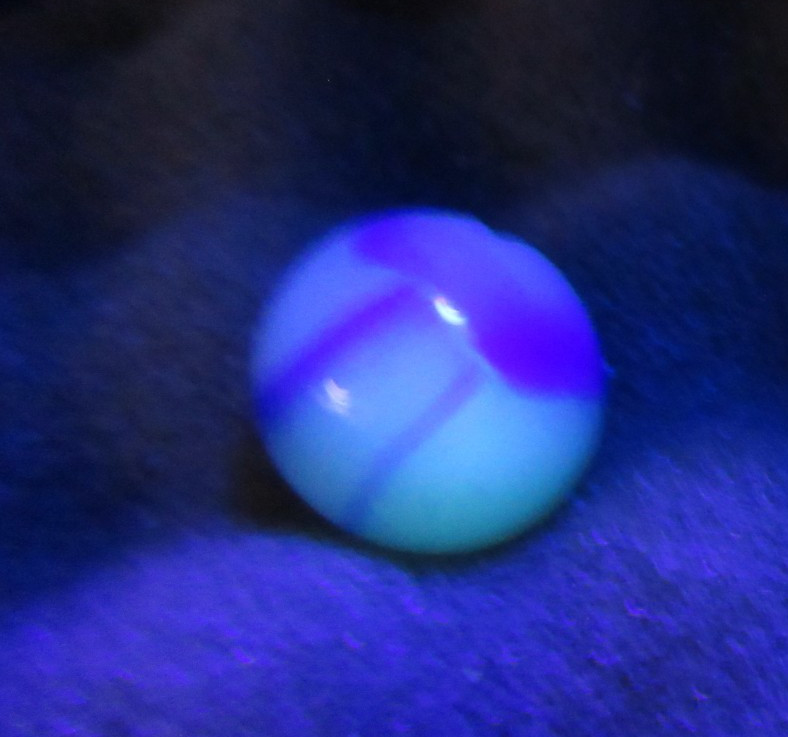 ANTIQUE PELTIER GLASS MARBLE. RAINBO BLUE 5/8″ UV Pre-1938