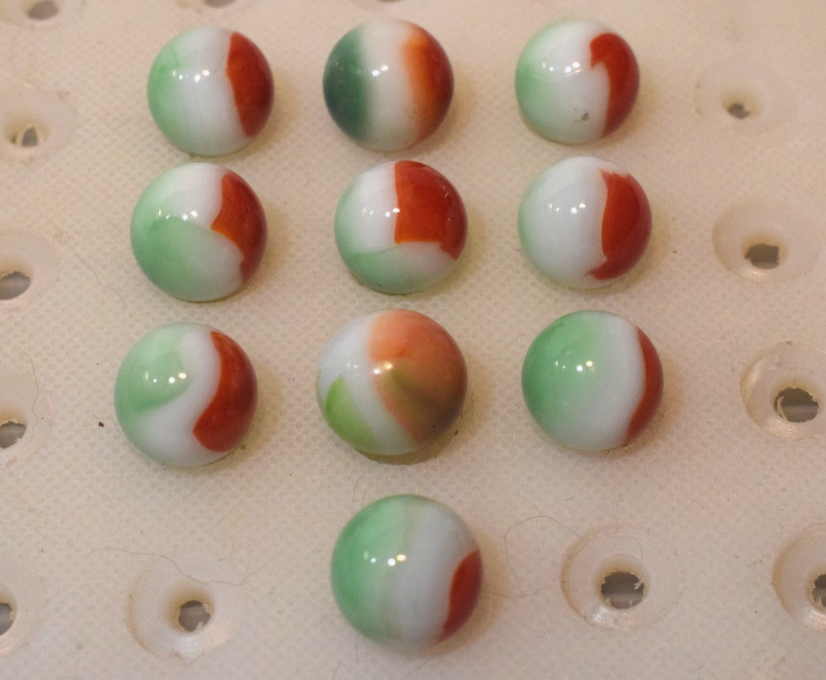 ARKO AGATE MARBLES POPEYE RED SHAMROCK GREEN PATCH OPAQUE WHITE VINTAGE GLASS