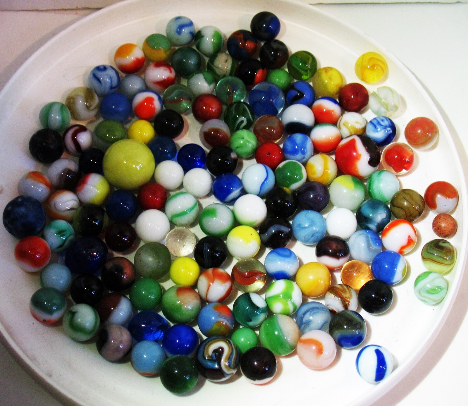 Lot of 125+ Mostly Older Machine Made 5/8″+or- Marbles Patches Swirls 1 Jabo