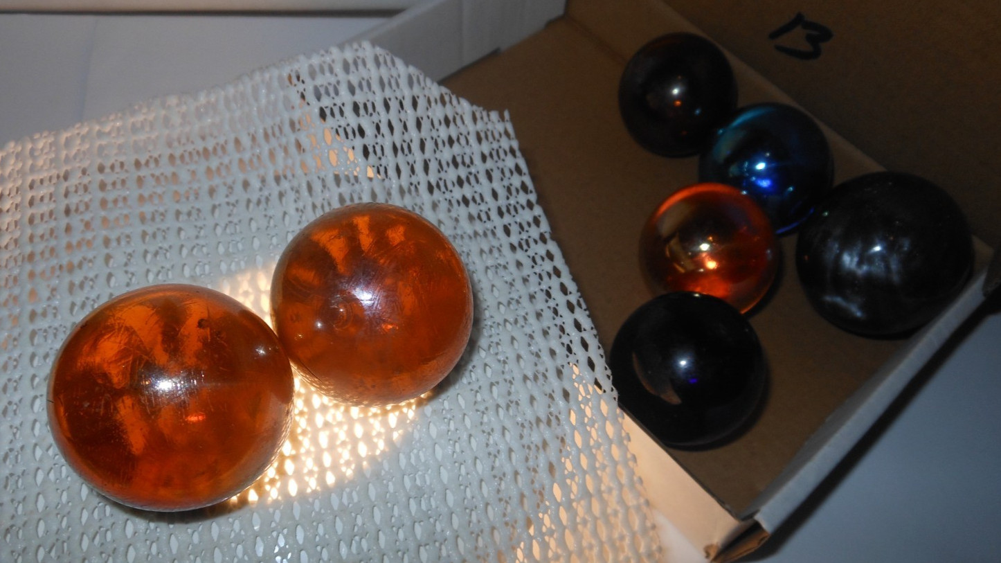 7pc Mix lot Vtg Marbles Iridescent Glass 1.57″, 1.35″x2, 1.34″x2, 1.33″, 1.27″