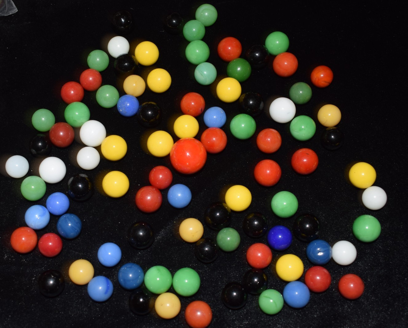 👩‍🦰➖⏩ Vintage Opaque Mixed 🔴🔵🟢🟠🟡⚫Color Marbles lot of 90 size .625″ MINT