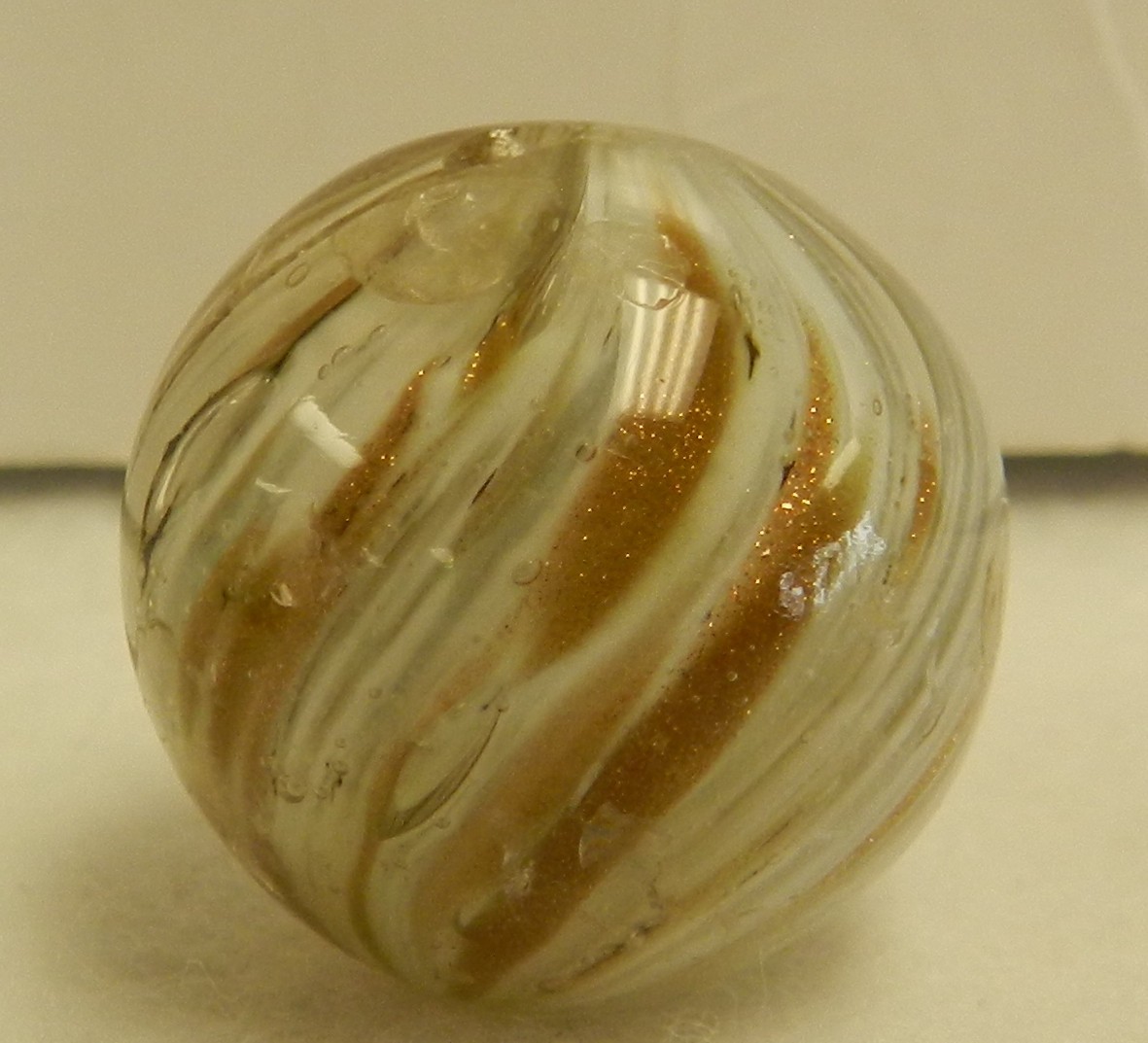 #20299m Large 29/32 .91 In German Handmade White Onionskin Lutz Shooter Marble