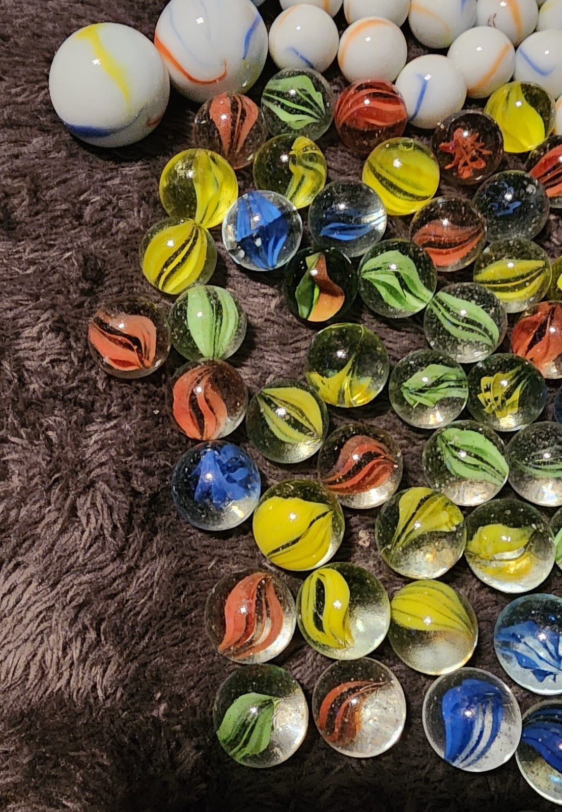 Vintage Marbles Mixed Lot 164 Marbles 7 Big 157 Small/regular Speckled And Other