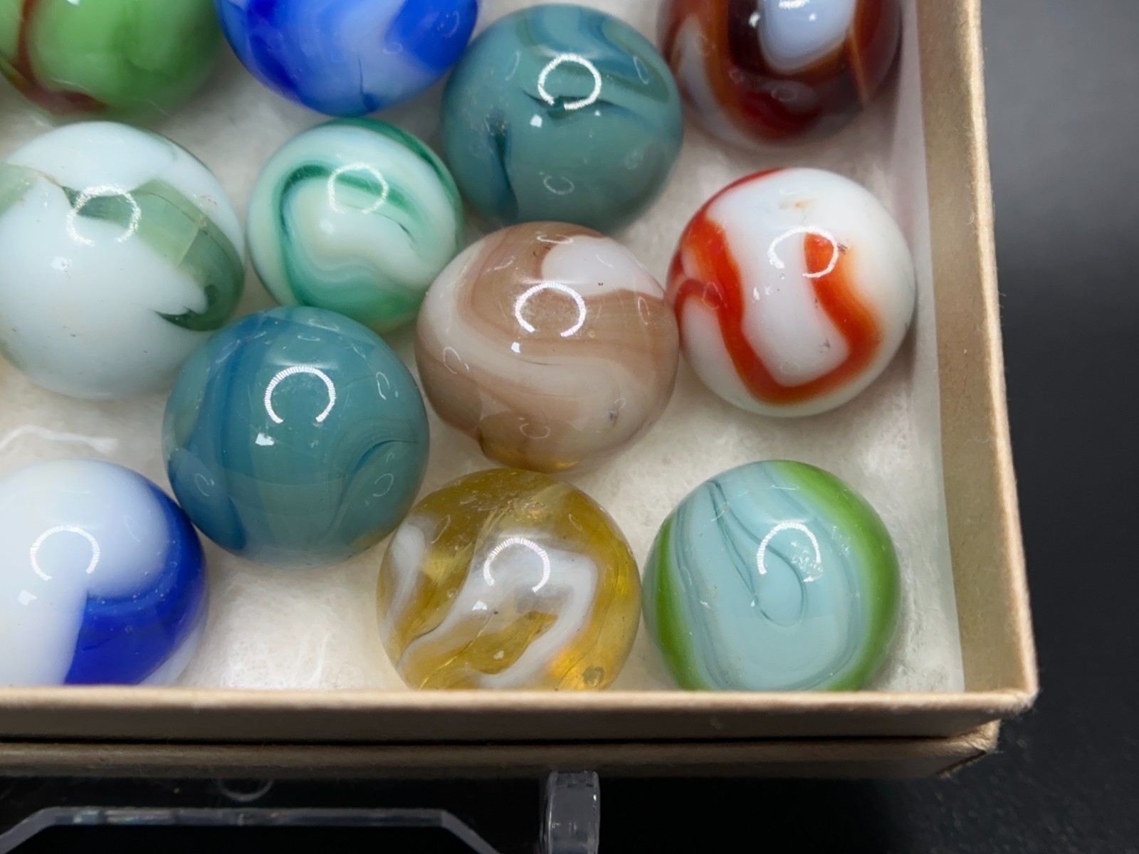 (15) Vintage Alley Agate Heaton Ravenswood Swirl Marbles Lot – Very Nice!