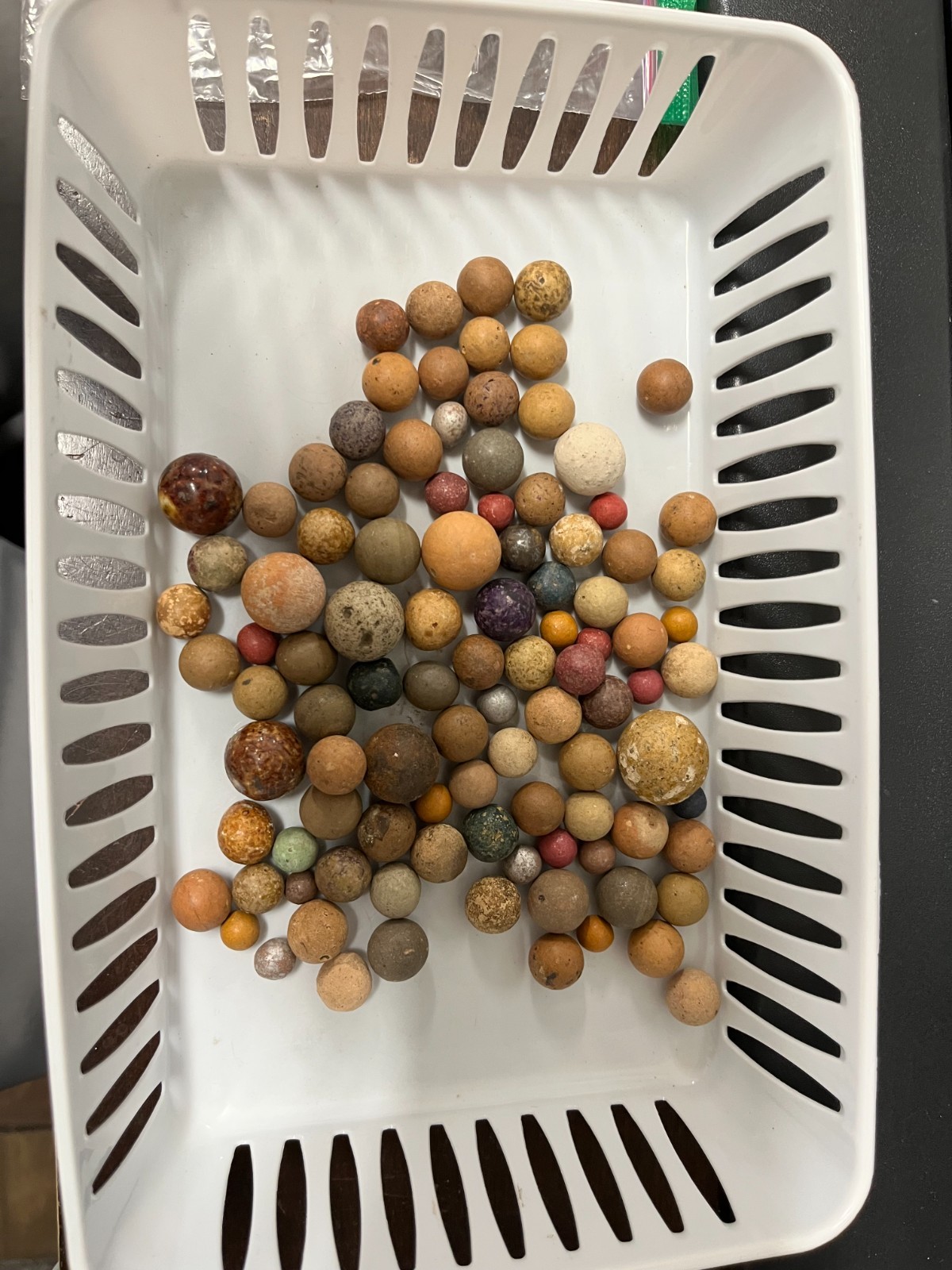 100 ANTIQUE VINTAGE CLAY MARBLES LOT (MULTI COLORED, IRREGULAR SHAPES) 11.65 OZ