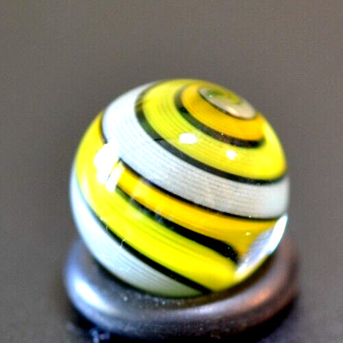 BRYAN TRILLAS GLASS MARBLE/.574″-BUTTERNUT & MILK BLACKLIGHT-LIME,MILKY WHITE +