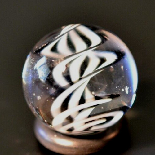 BRYAN TRILLAS GLASS MARBLE/.756″-BLUE BLACKLIGHT ZEBRA-BLUE UNDER BLACKLIGHT