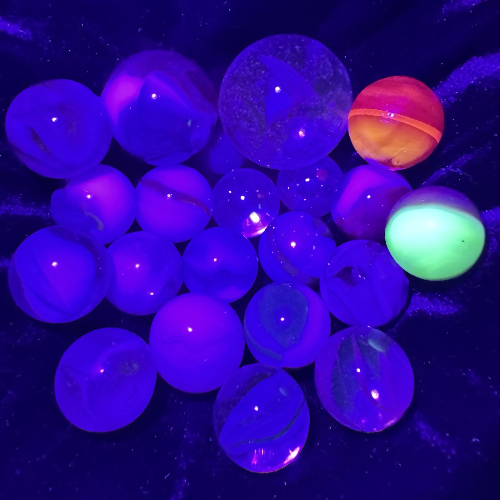 Vintage Marble Lot Of MARBLES UV Reactive Cadmium Uranium Lot #136