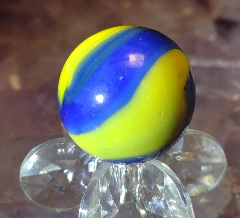 .63″ NM VINTAGE MARBLE KING MARBLES- UNIQUE BLUE