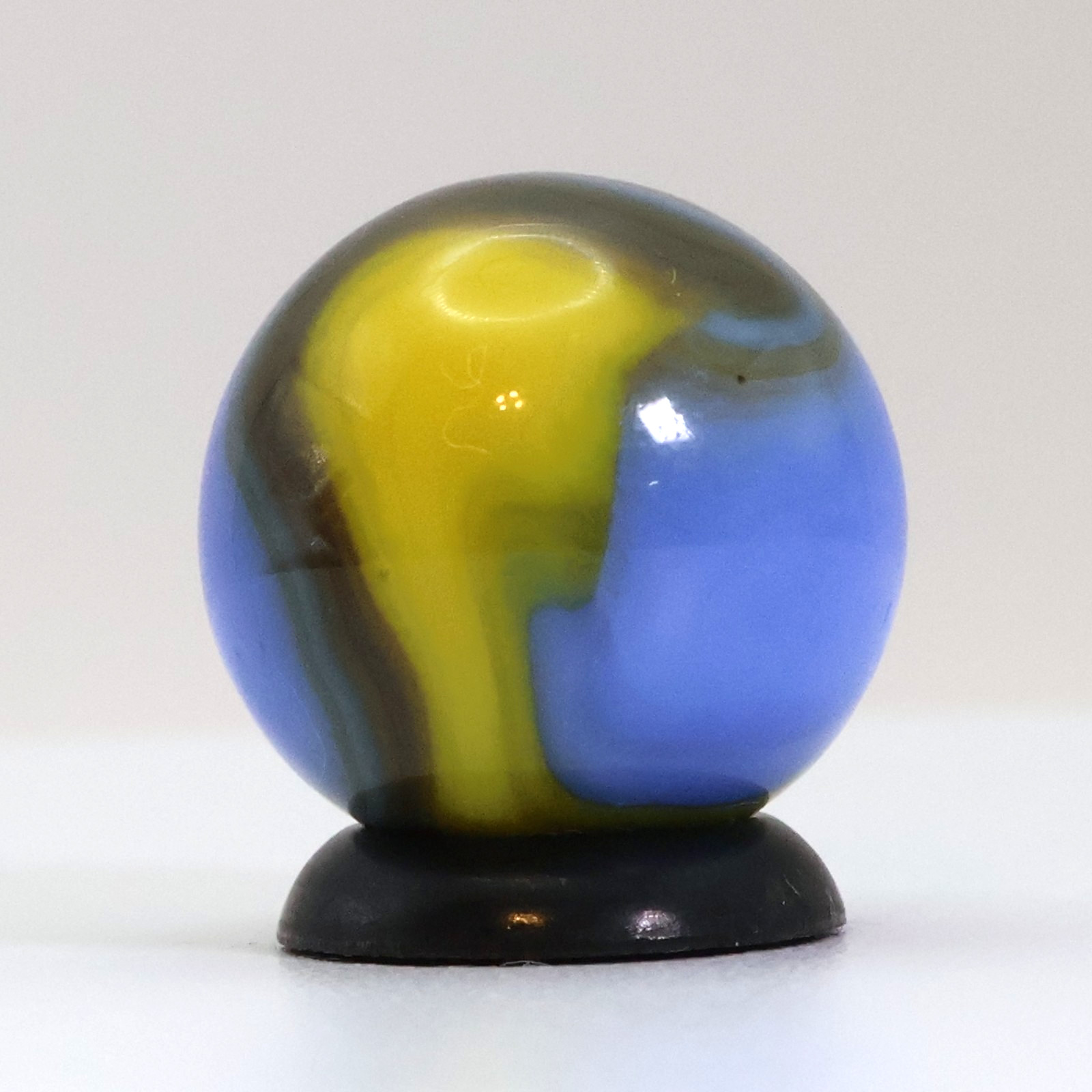 5/8″ Akro Agate Special Corkscrew Blue Yellow Tan NM++
