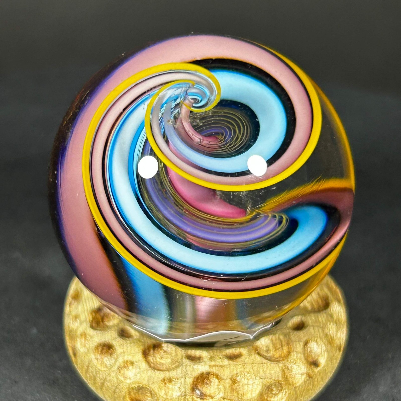 Geoffrey Beetem Art Glass Marble, Neon blues spiral lines 1.27”