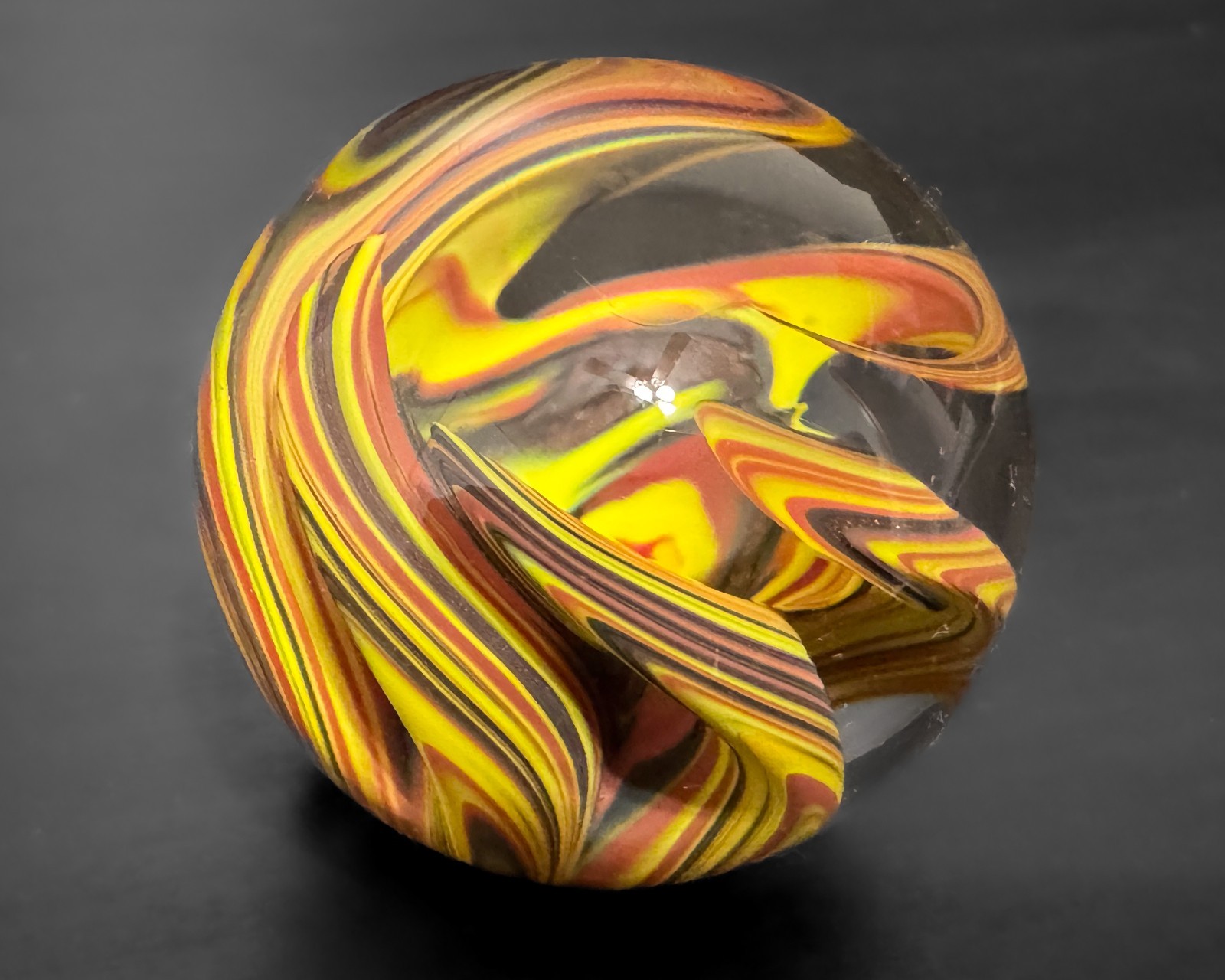 Eddie Seese 1.68″ 2001 Yellow Lutz Handblown Contemporary Art Glass Marble