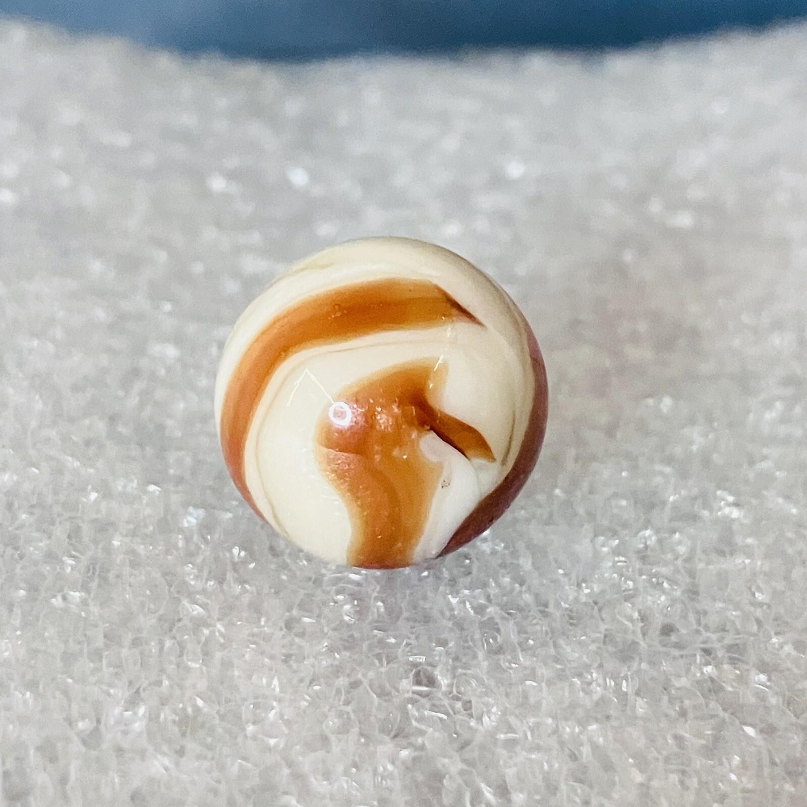 UV Active Ravenswood “R” Swirl Marble .60″ NM Wet Red / Blood On White Red Raven