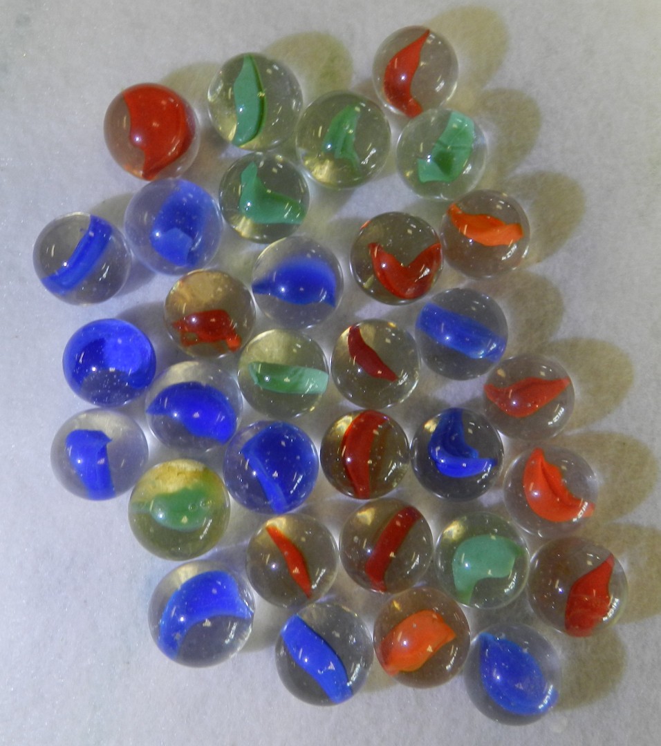 #20944m Vintage Group or Lot of 30 Peltier Glass Banana Cat’s Eye Marbles