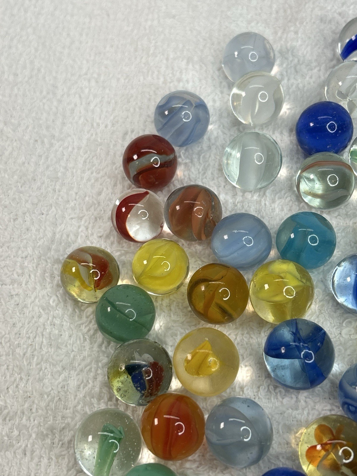 Vintage Lot of 100 Cat’s Eye Marbles Possibly Some Hybrid or Banana ? Lot 2