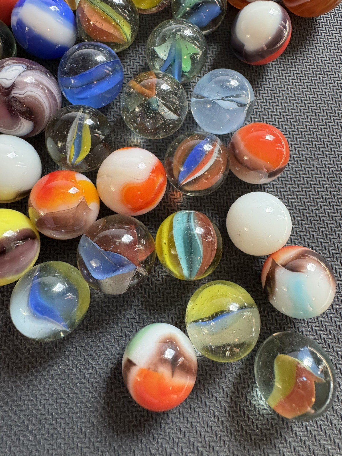 vintage lot of 58 glass marbles swirls opaques cats eye shooters Akro agate